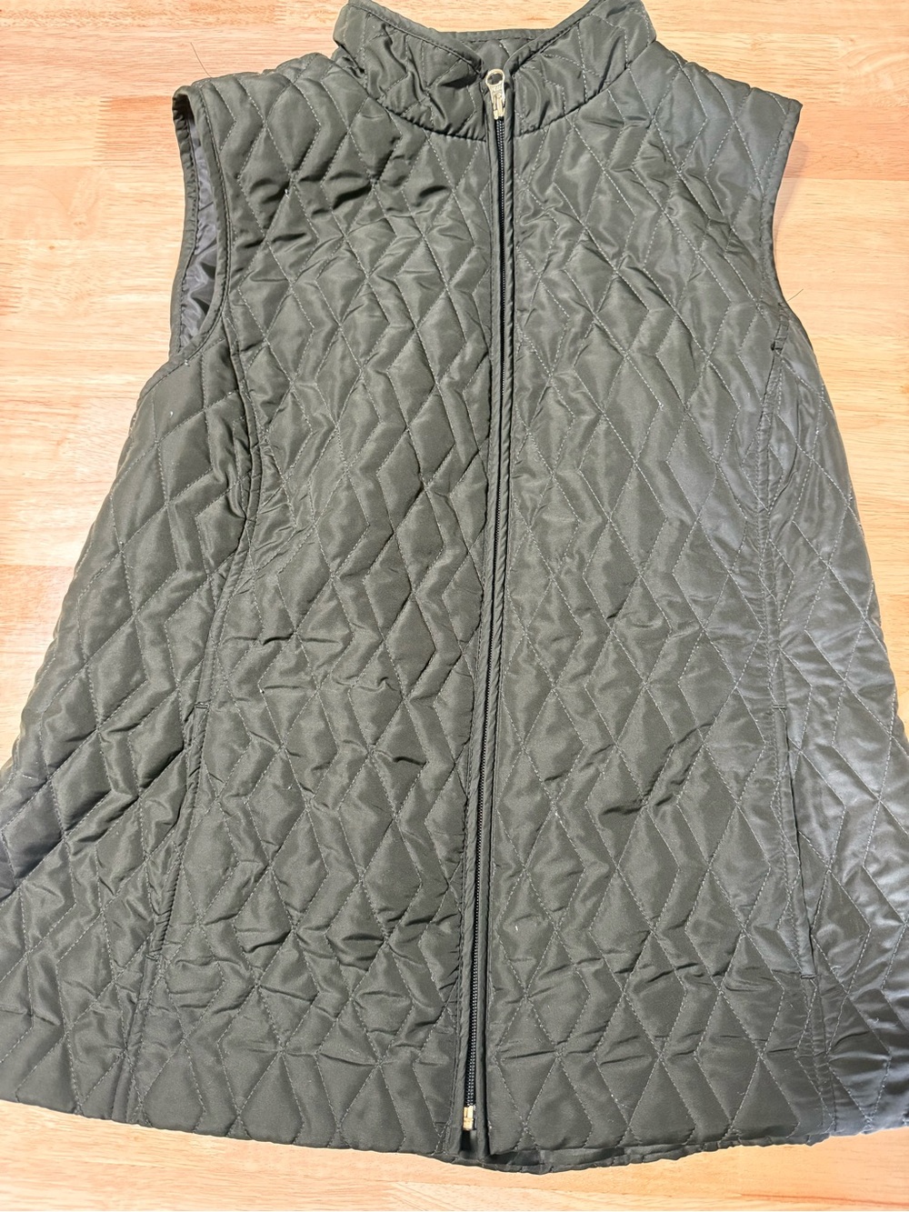 Croft & Barrow Women’s Quilted Puffer Vest Olive Green Gold Trim Size Large